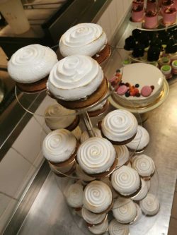 Esküvői tortáink 22 Esküvői torták